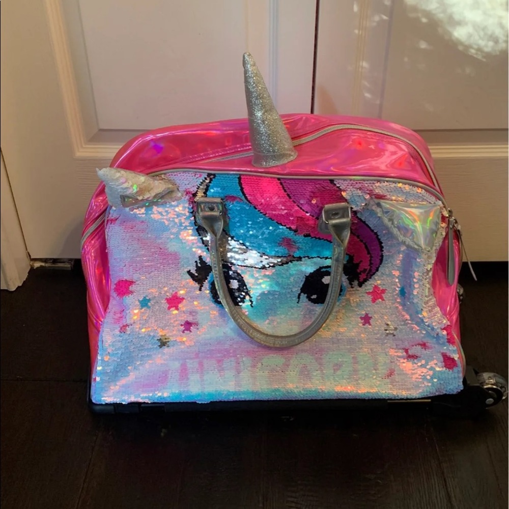 Justice rolling bag